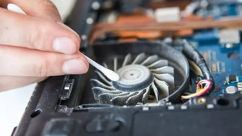 vệ sinh định kỳ và kiểm tra phần cứng